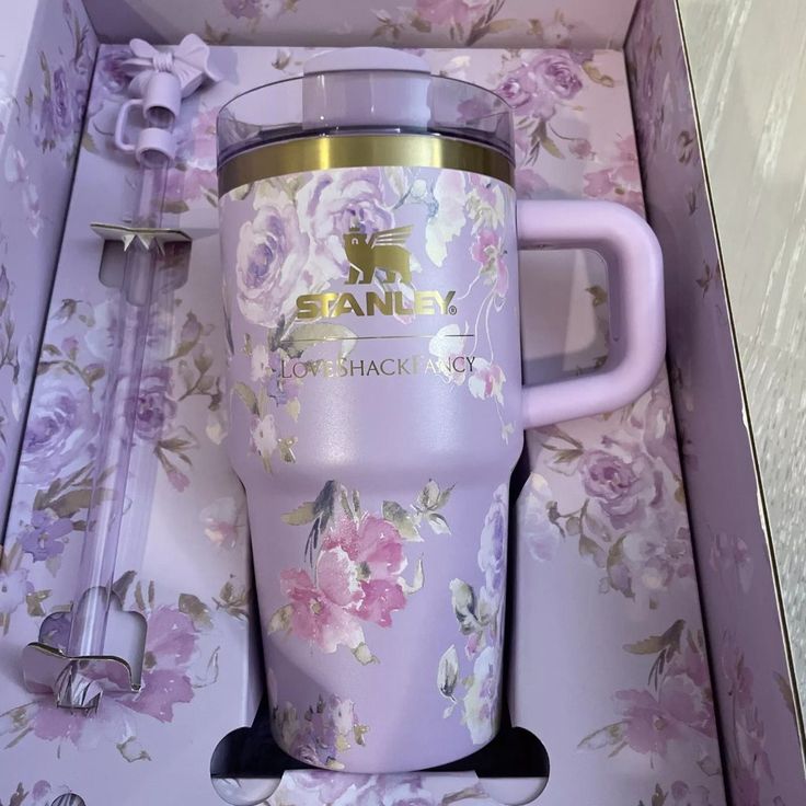 The Stanley X LoveShackFancy Holiday Quencher | 20 OZ | Gift Box