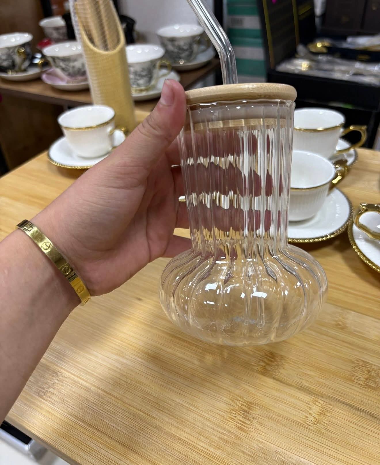 Transparent Ribbed  Glass with bamboo lid and straw